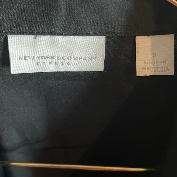 NY&C Black Ruffled SS Blouse - Picture 2 of 6